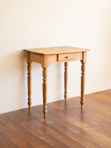 Table / テーブル