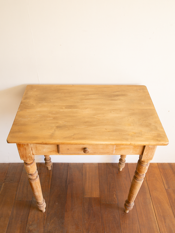 Table / テーブル