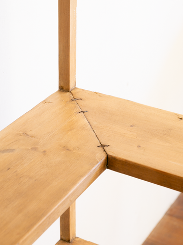 Corner Shelf (England)