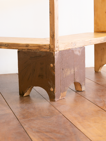 Corner Shelf (England)