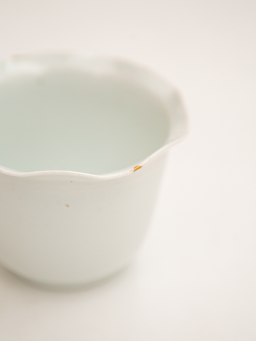 古伊万里白磁猪口 (江戸中期) 向付 ①