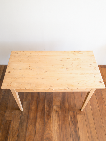 Table (France 1920`s)