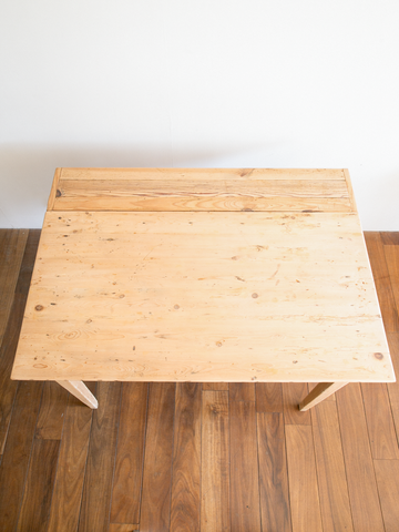 Table (France 1920`s)