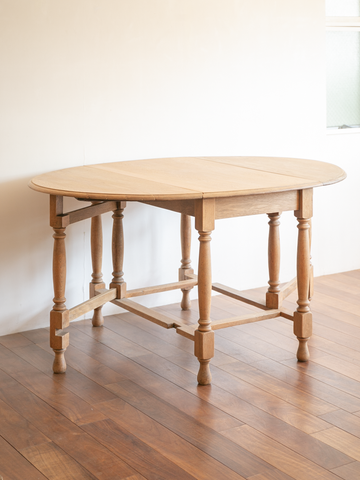 Gate leg table (England 1950`s)
