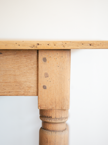 Turning leg table / ろくろ脚テーブル