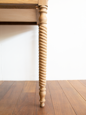 Table / テーブル