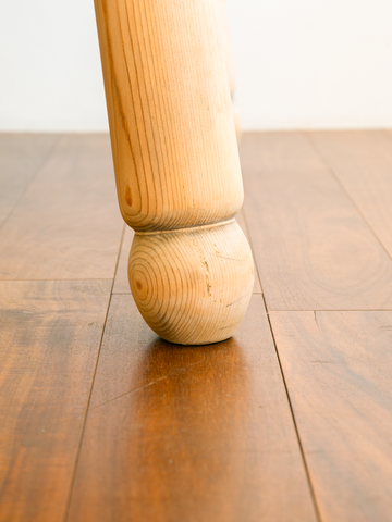 Round pine table / ラウンドパインテーブル