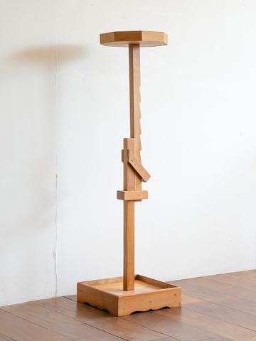 Expansible display stand / 飾り台