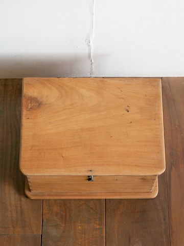 Wood box / 木箱