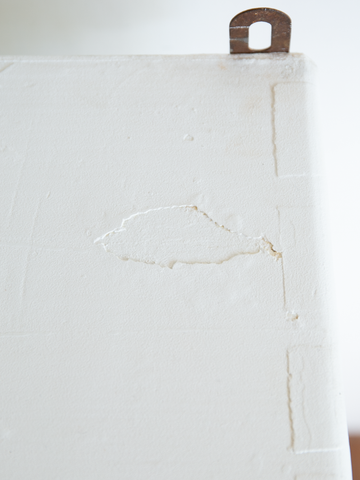 White cabinet / 白キャビネット