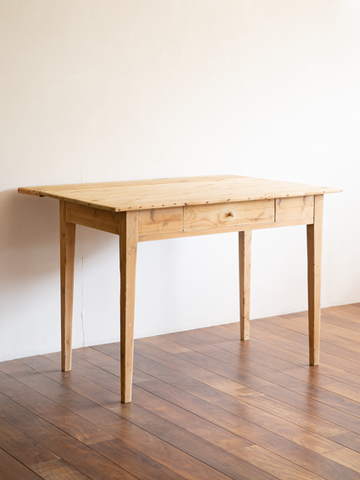 Table (France 1920`s)