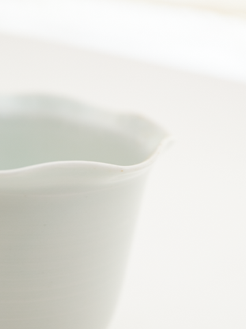 古伊万里白磁猪口 (江戸中期) 大 完品