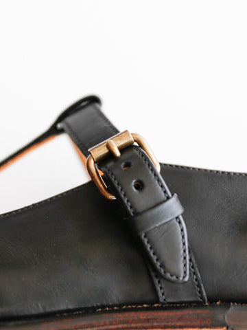 forme Ladies T strap shoes