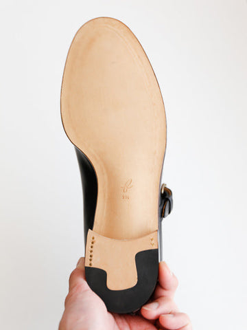 forme Ladies T strap shoes