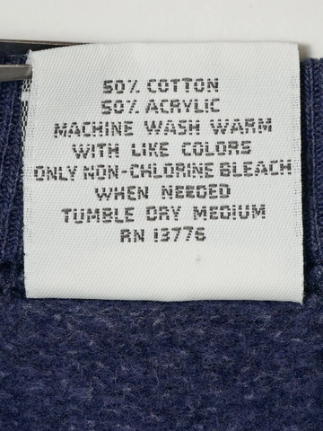 MÍCATA  Hanes Crew Neck Sweatshirt
