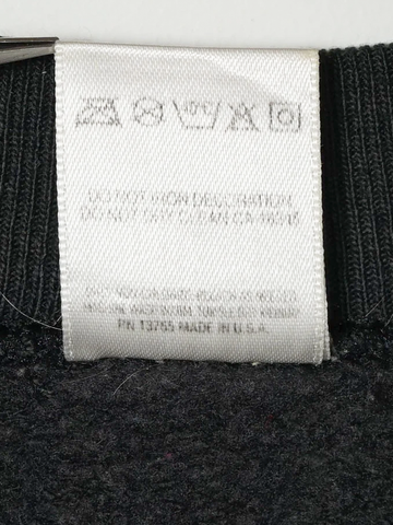 MÍCATA  Fruit of the Loom Crew Neck Sweatshirt