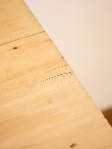 White wood table / 白木テーブル