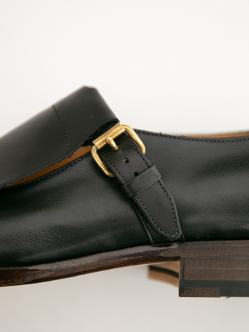 forme Ladies T strap shoes
