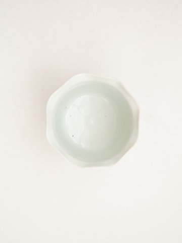 古伊万里白磁猪口 (江戸中期)  完品
