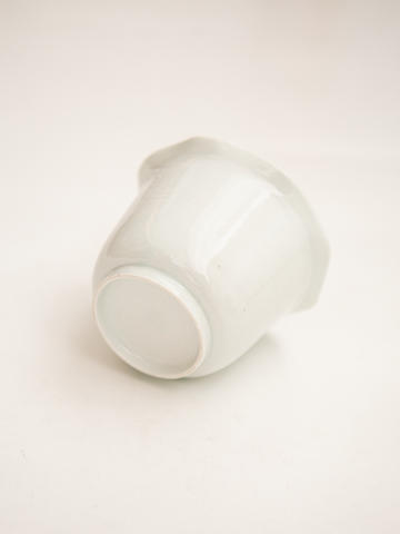 古伊万里白磁猪口 (江戸中期)  完品