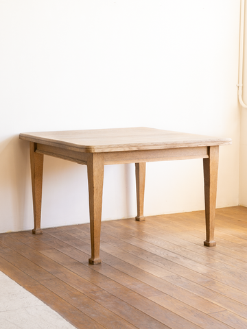 Oak table (England 1920`s)