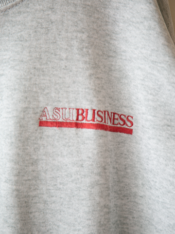 MÍCATA  Fruit of the Loom Best Crew Neck Sweatshirt