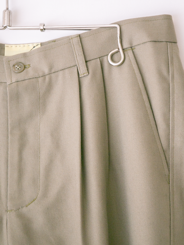 ooe メンズ 2タックテーパードパンツ