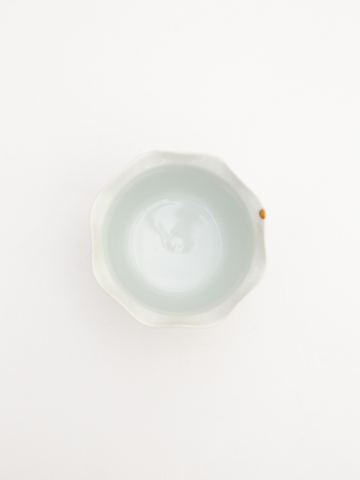 古伊万里 江戸中期 白磁 菊花 なます皿 1客 古伊万里白磁猪口 (江戸中期) 向付 – RECTOHALL