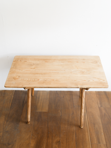 Table (Belgium 1940's)